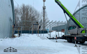 Односкатный навес 8 x 25 x 6 с покрытием из профлиста